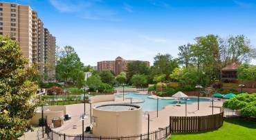 307 YOAKUM PKWY #821, ALEXANDRIA, Virginia 22304, 2 Bedrooms Bedrooms, ,2 BathroomsBathrooms,Residential,For sale,307 YOAKUM PKWY #821,VAAX2045046 MLS # VAAX2045046