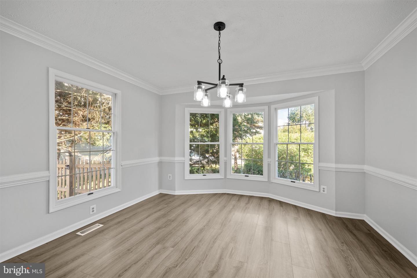 400 GARY CT, STERLING, Virginia 20164, 4 Bedrooms Bedrooms, ,2 BathroomsBathrooms,Residential,For sale,400 GARY CT,VALO2095870 MLS # VALO2095870