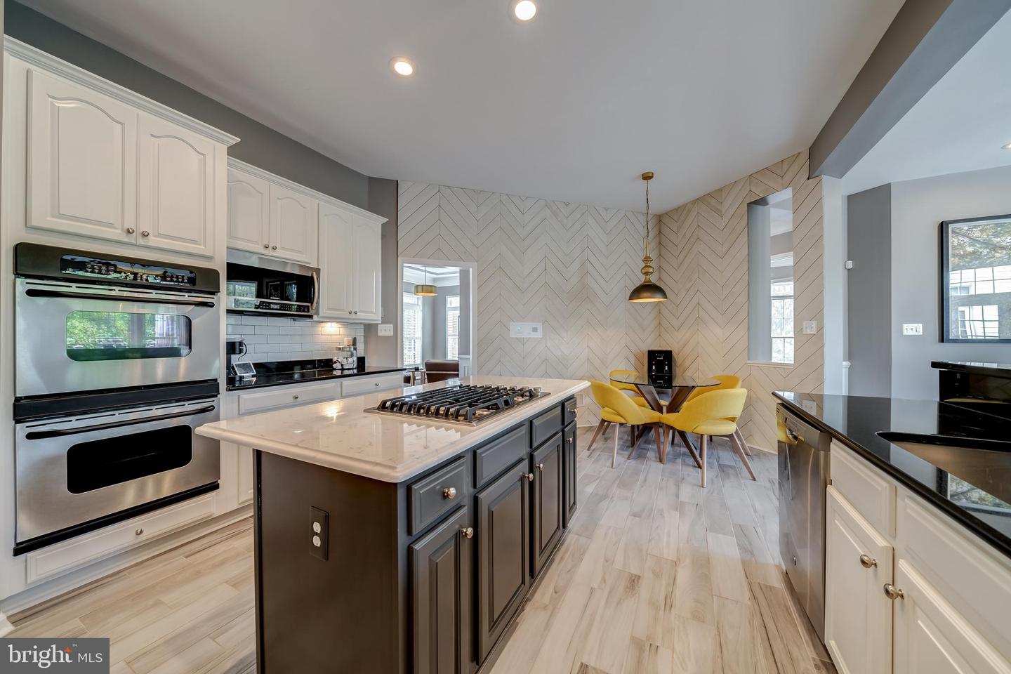 43688 LEES MILL SQ, LEESBURG, Virginia 20176, 5 Bedrooms Bedrooms, ,4 BathroomsBathrooms,Residential,For sale,43688 LEES MILL SQ,VALO2097212 MLS # VALO2097212