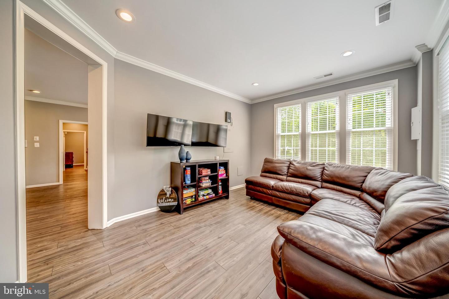 43688 LEES MILL SQ, LEESBURG, Virginia 20176, 5 Bedrooms Bedrooms, ,4 BathroomsBathrooms,Residential,For sale,43688 LEES MILL SQ,VALO2097212 MLS # VALO2097212
