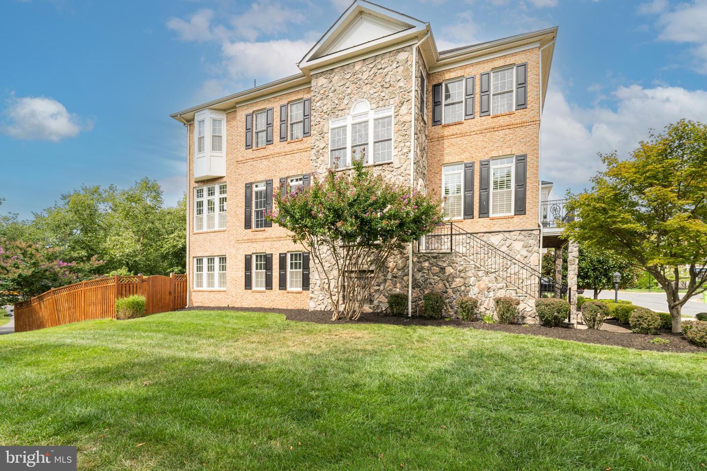 43688 LEES MILL SQ, LEESBURG, Virginia 20176, 5 Bedrooms Bedrooms, ,4 BathroomsBathrooms,Residential,For sale,43688 LEES MILL SQ,VALO2097212 MLS # VALO2097212