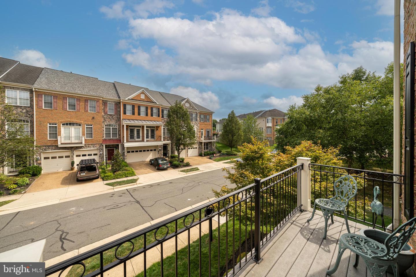43688 LEES MILL SQ, LEESBURG, Virginia 20176, 5 Bedrooms Bedrooms, ,4 BathroomsBathrooms,Residential,For sale,43688 LEES MILL SQ,VALO2097212 MLS # VALO2097212