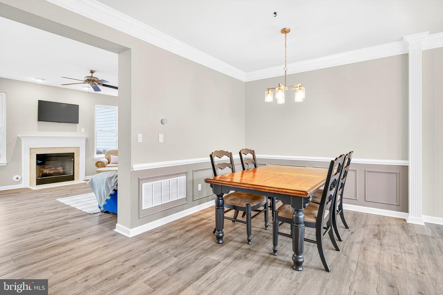 43877 SANDBURG SQ, ASHBURN, Virginia 20147, 3 Bedrooms Bedrooms, ,2 BathroomsBathrooms,Residential,For sale,43877 SANDBURG SQ,VALO2097792 MLS # VALO2097792