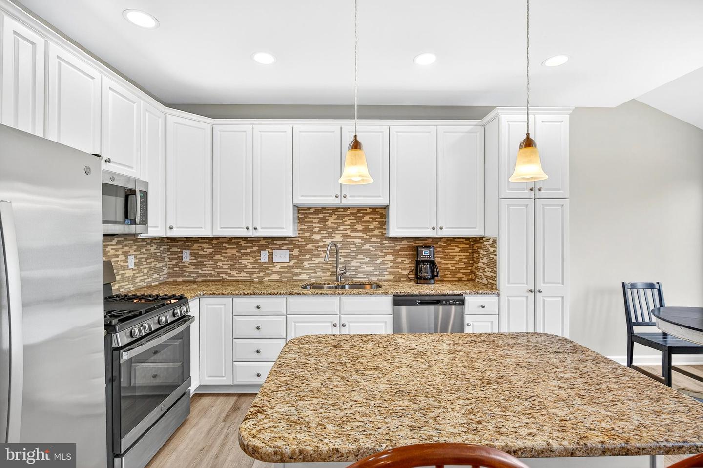 43877 SANDBURG SQ, ASHBURN, Virginia 20147, 3 Bedrooms Bedrooms, ,2 BathroomsBathrooms,Residential,For sale,43877 SANDBURG SQ,VALO2097792 MLS # VALO2097792
