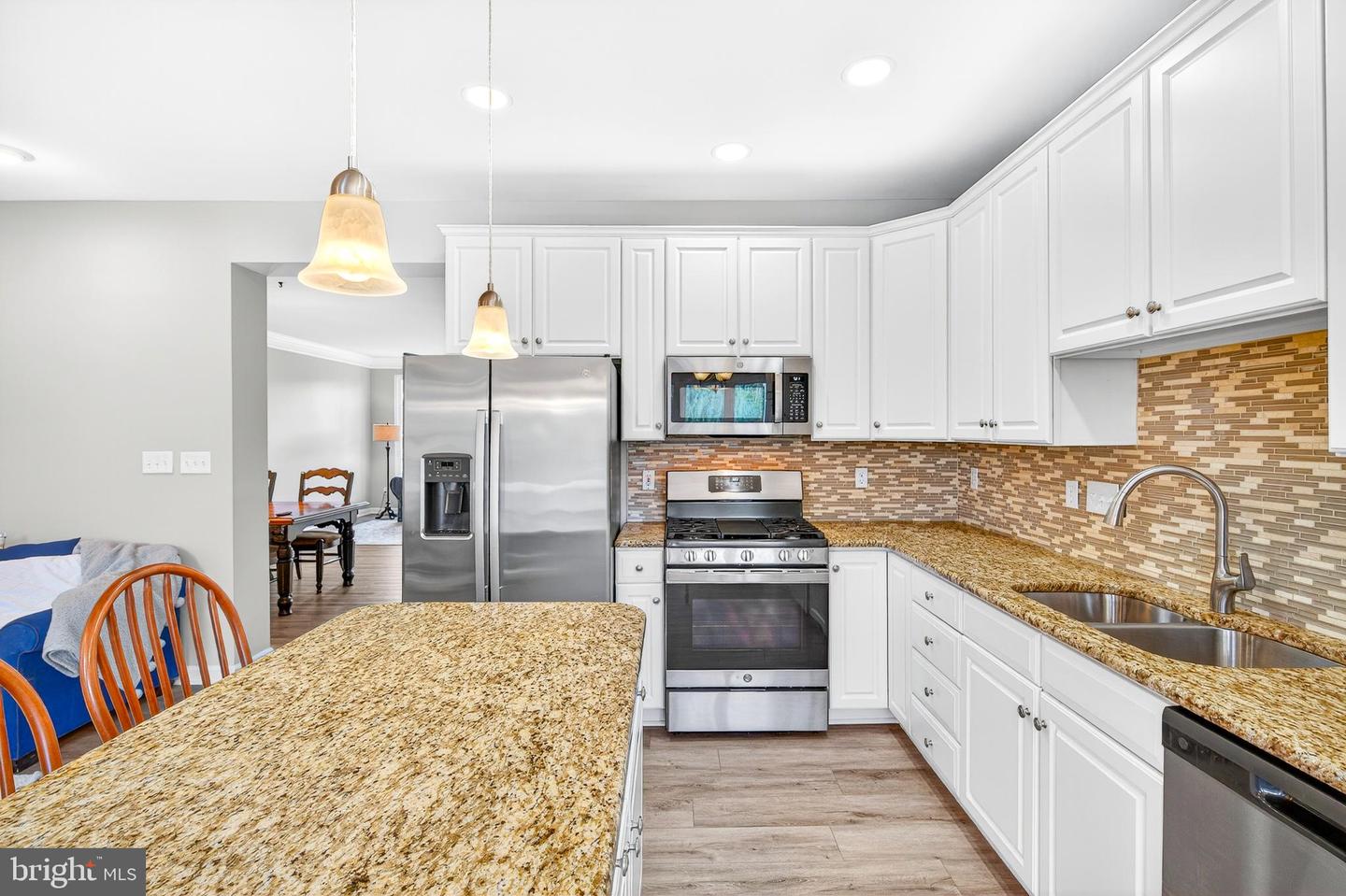 43877 SANDBURG SQ, ASHBURN, Virginia 20147, 3 Bedrooms Bedrooms, ,2 BathroomsBathrooms,Residential,For sale,43877 SANDBURG SQ,VALO2097792 MLS # VALO2097792