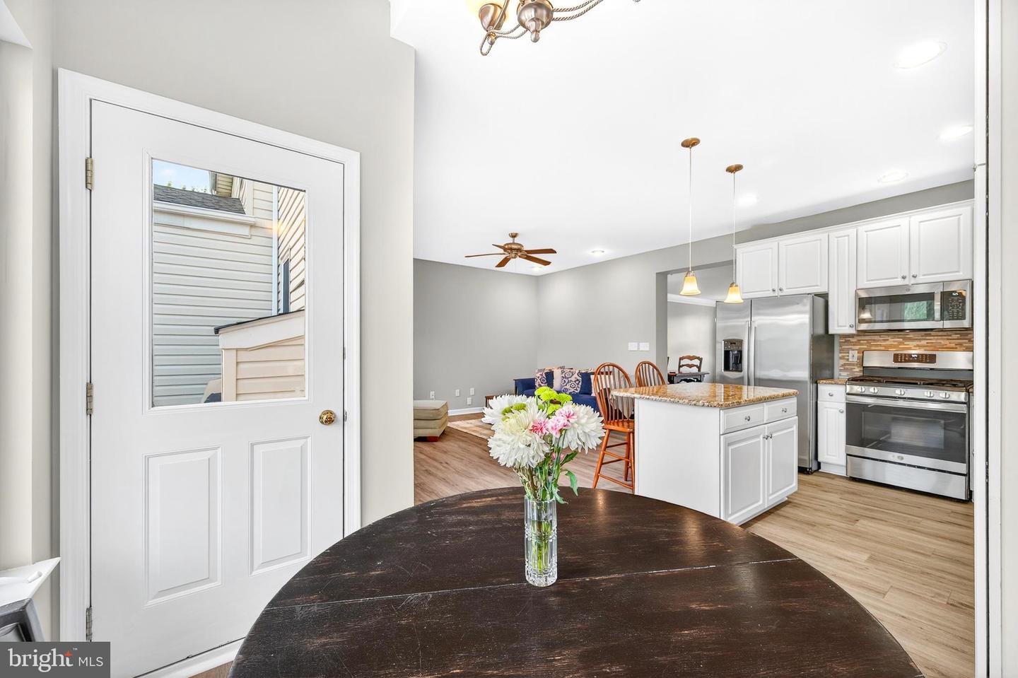 43877 SANDBURG SQ, ASHBURN, Virginia 20147, 3 Bedrooms Bedrooms, ,2 BathroomsBathrooms,Residential,For sale,43877 SANDBURG SQ,VALO2097792 MLS # VALO2097792