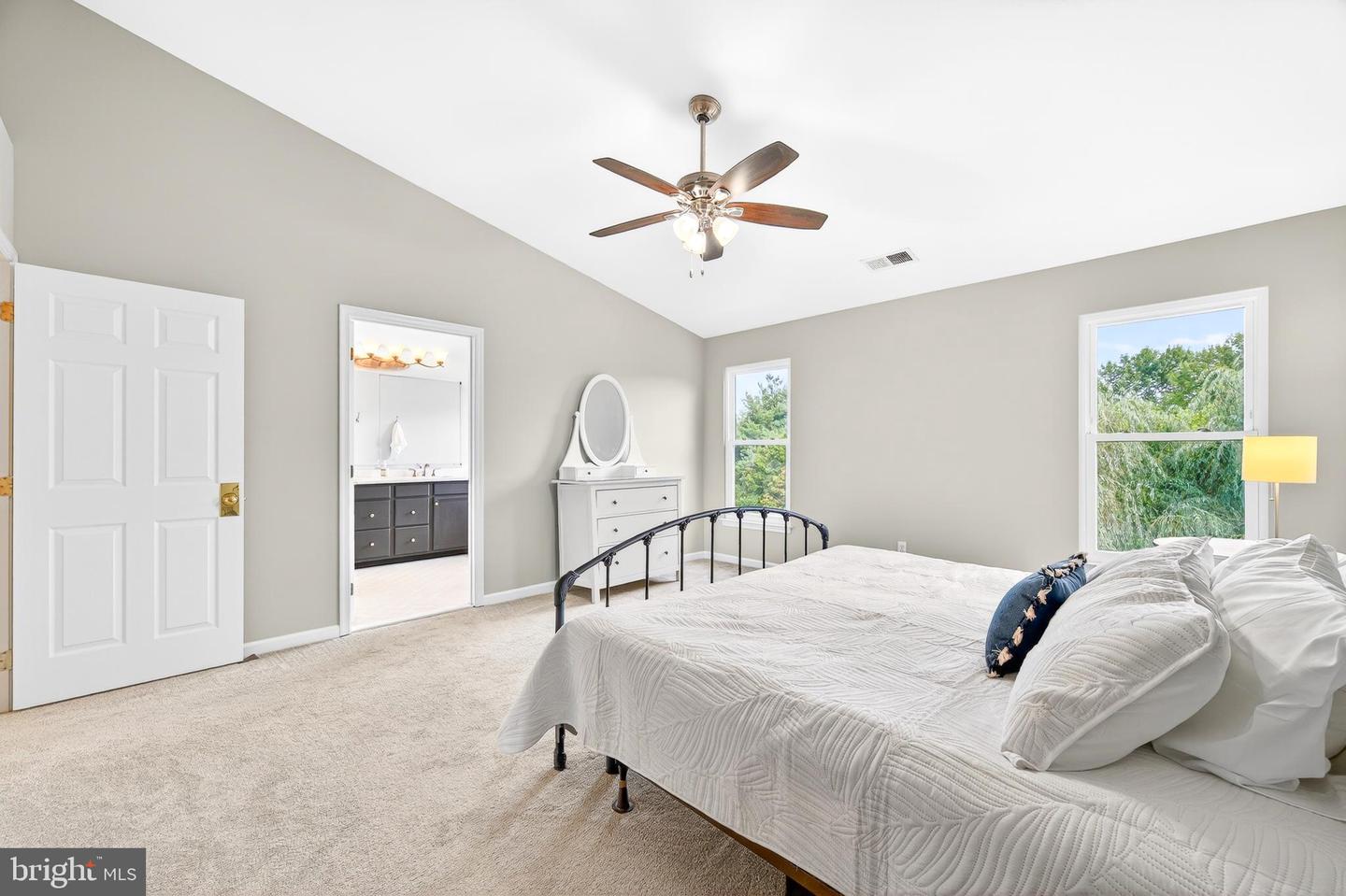 43877 SANDBURG SQ, ASHBURN, Virginia 20147, 3 Bedrooms Bedrooms, ,2 BathroomsBathrooms,Residential,For sale,43877 SANDBURG SQ,VALO2097792 MLS # VALO2097792