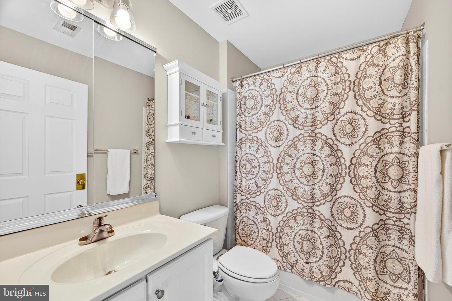 43877 SANDBURG SQ, ASHBURN, Virginia 20147, 3 Bedrooms Bedrooms, ,2 BathroomsBathrooms,Residential,For sale,43877 SANDBURG SQ,VALO2097792 MLS # VALO2097792