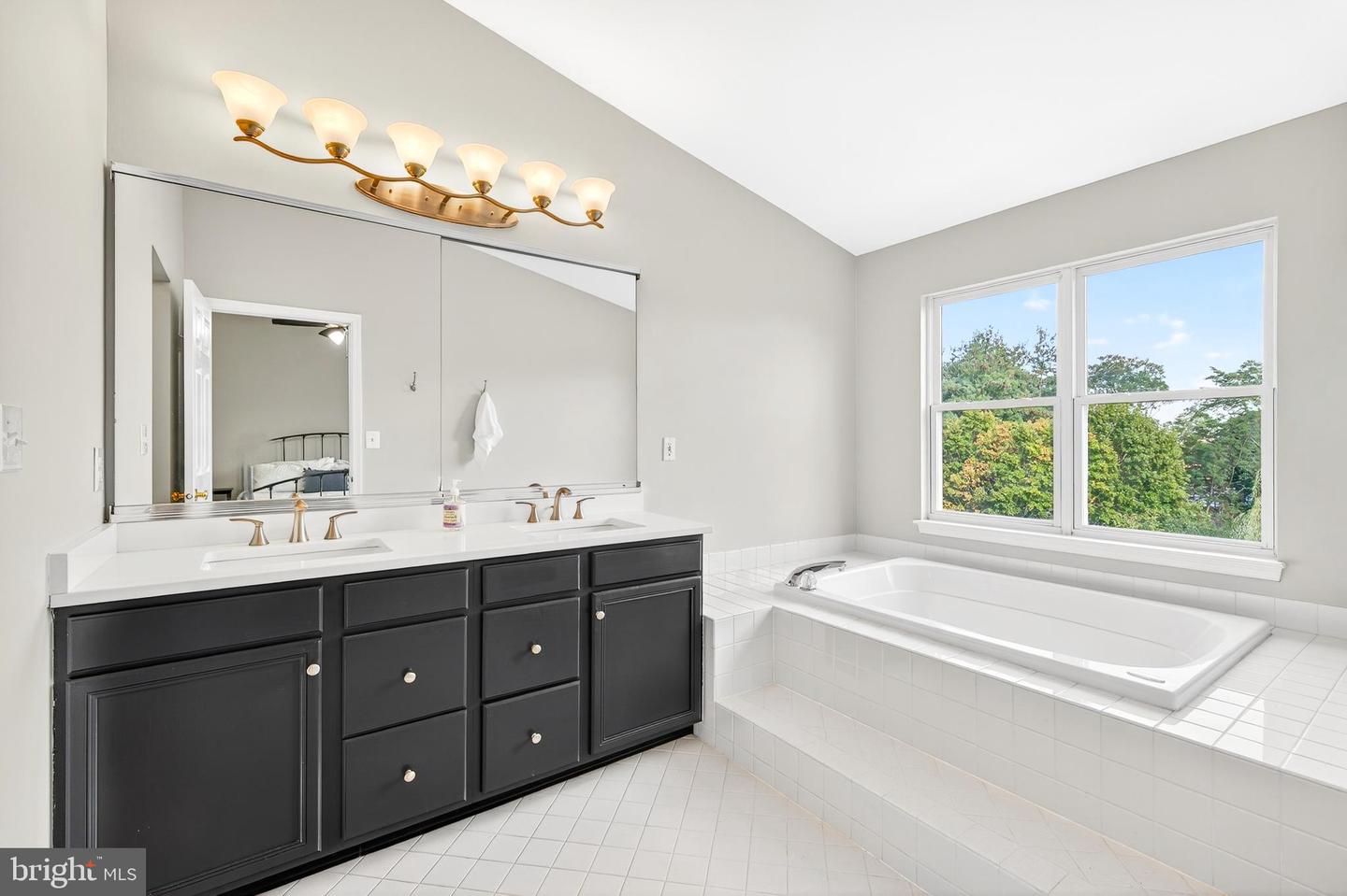 43877 SANDBURG SQ, ASHBURN, Virginia 20147, 3 Bedrooms Bedrooms, ,2 BathroomsBathrooms,Residential,For sale,43877 SANDBURG SQ,VALO2097792 MLS # VALO2097792