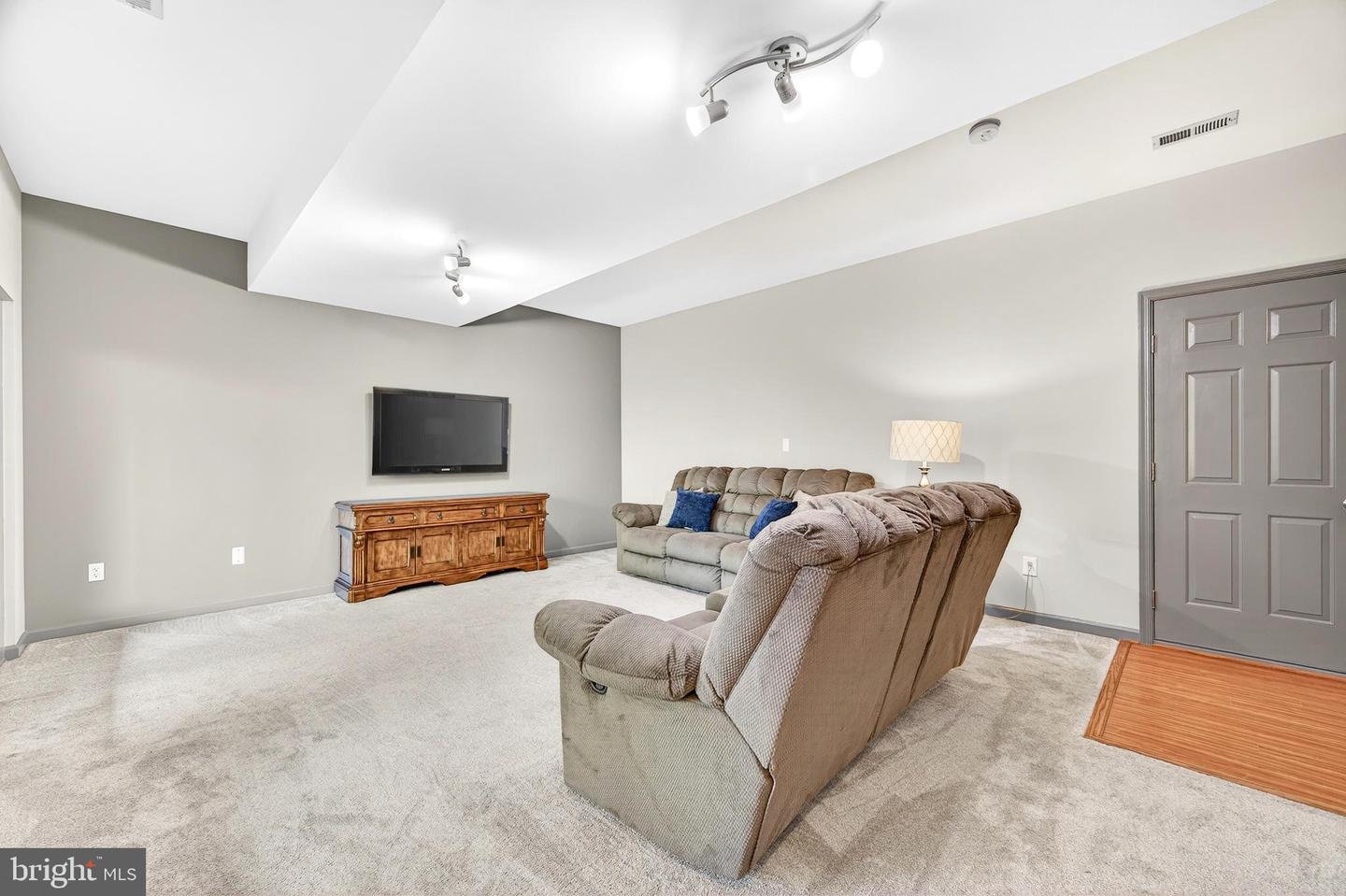 43877 SANDBURG SQ, ASHBURN, Virginia 20147, 3 Bedrooms Bedrooms, ,2 BathroomsBathrooms,Residential,For sale,43877 SANDBURG SQ,VALO2097792 MLS # VALO2097792