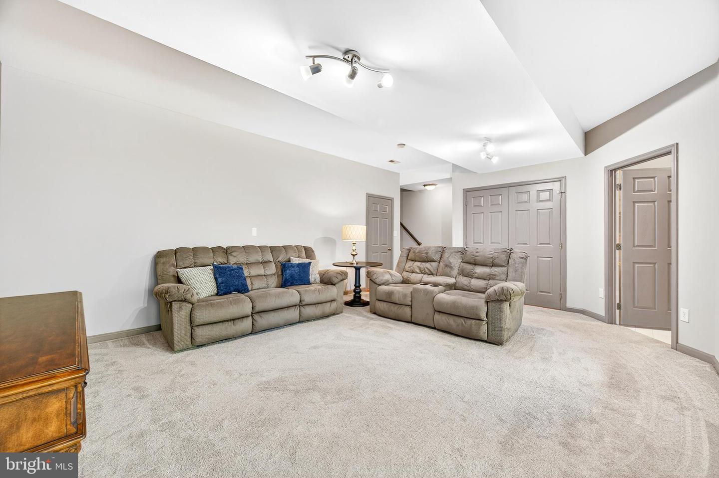 43877 SANDBURG SQ, ASHBURN, Virginia 20147, 3 Bedrooms Bedrooms, ,2 BathroomsBathrooms,Residential,For sale,43877 SANDBURG SQ,VALO2097792 MLS # VALO2097792