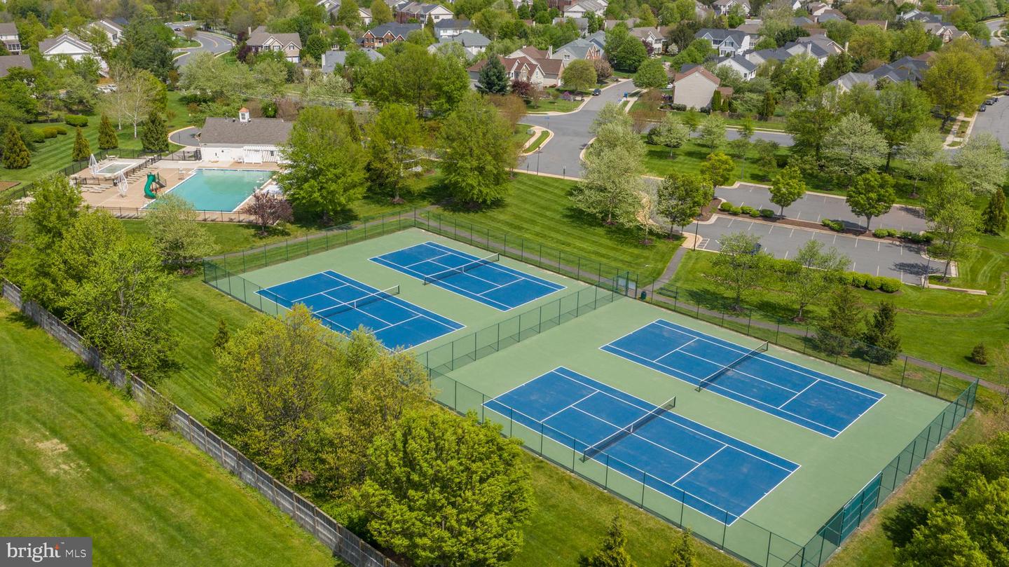 43877 SANDBURG SQ, ASHBURN, Virginia 20147, 3 Bedrooms Bedrooms, ,2 BathroomsBathrooms,Residential,For sale,43877 SANDBURG SQ,VALO2097792 MLS # VALO2097792