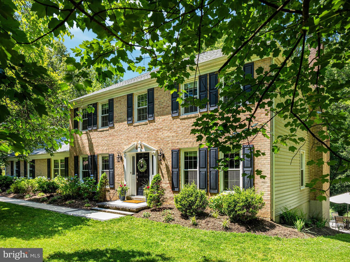 2200 LOMOND CT, VIENNA, Virginia 22181, 5 Bedrooms Bedrooms, ,3 BathroomsBathrooms,Residential,For sale,2200 LOMOND CT,VAFX2246376 MLS # VAFX2246376