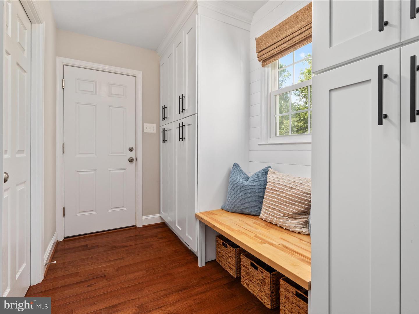 2200 LOMOND CT, VIENNA, Virginia 22181, 5 Bedrooms Bedrooms, ,3 BathroomsBathrooms,Residential,For sale,2200 LOMOND CT,VAFX2246376 MLS # VAFX2246376