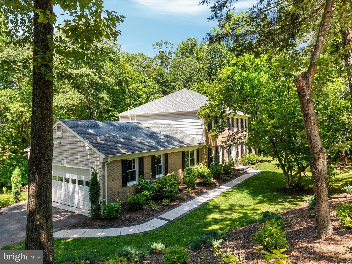 2200 LOMOND CT, VIENNA, Virginia 22181, 5 Bedrooms Bedrooms, ,3 BathroomsBathrooms,Residential,For sale,2200 LOMOND CT,VAFX2246376 MLS # VAFX2246376