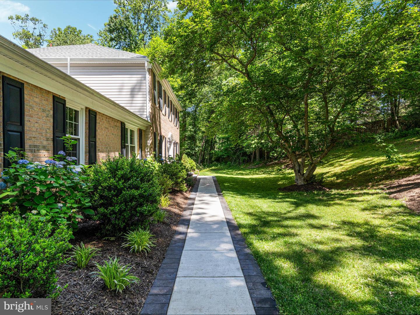 2200 LOMOND CT, VIENNA, Virginia 22181, 5 Bedrooms Bedrooms, ,3 BathroomsBathrooms,Residential,For sale,2200 LOMOND CT,VAFX2246376 MLS # VAFX2246376