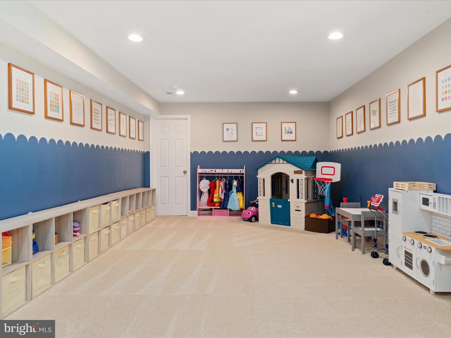 2200 LOMOND CT, VIENNA, Virginia 22181, 5 Bedrooms Bedrooms, ,3 BathroomsBathrooms,Residential,For sale,2200 LOMOND CT,VAFX2246376 MLS # VAFX2246376