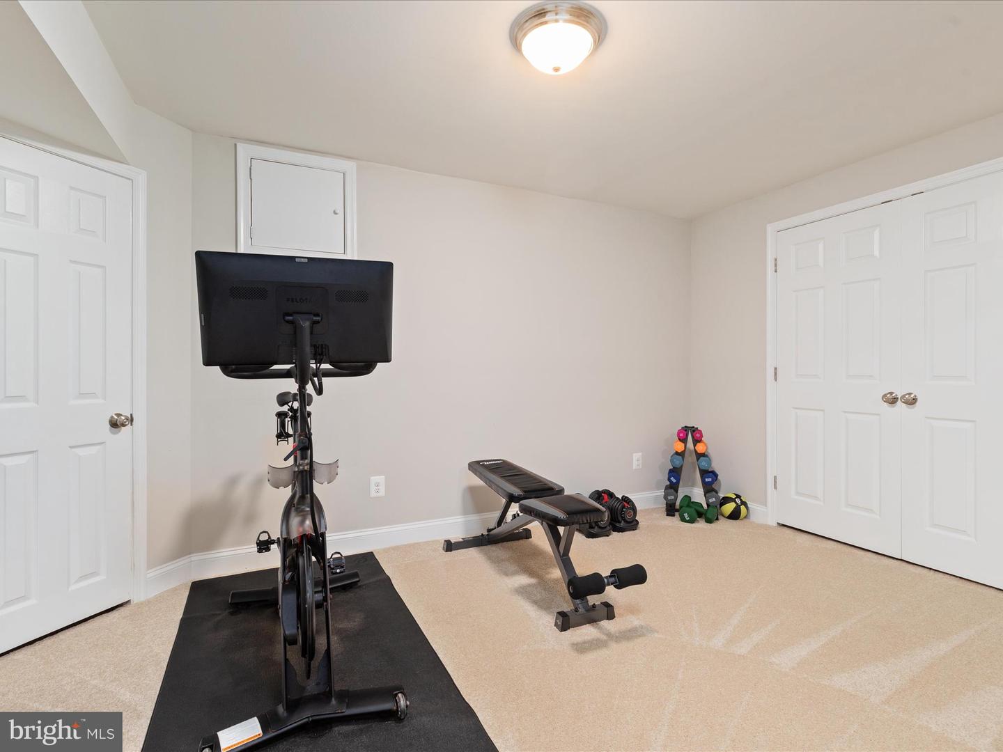 2200 LOMOND CT, VIENNA, Virginia 22181, 5 Bedrooms Bedrooms, ,3 BathroomsBathrooms,Residential,For sale,2200 LOMOND CT,VAFX2246376 MLS # VAFX2246376