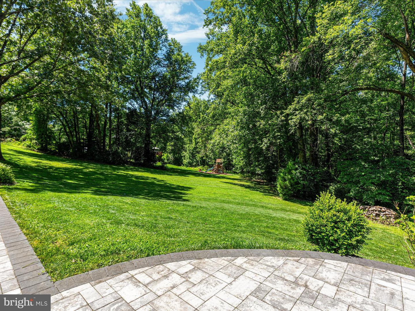 2200 LOMOND CT, VIENNA, Virginia 22181, 5 Bedrooms Bedrooms, ,3 BathroomsBathrooms,Residential,For sale,2200 LOMOND CT,VAFX2246376 MLS # VAFX2246376