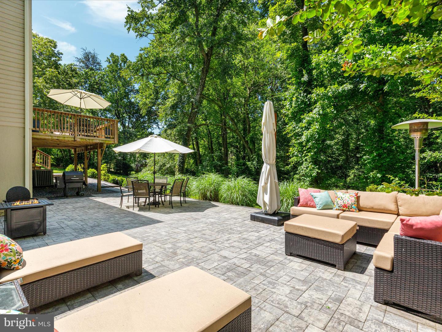 2200 LOMOND CT, VIENNA, Virginia 22181, 5 Bedrooms Bedrooms, ,3 BathroomsBathrooms,Residential,For sale,2200 LOMOND CT,VAFX2246376 MLS # VAFX2246376
