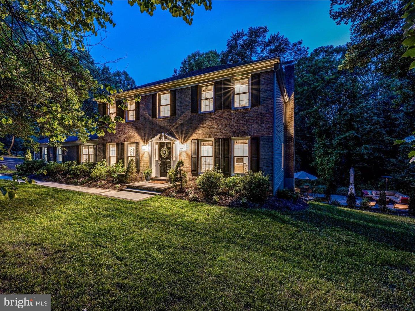 2200 LOMOND CT, VIENNA, Virginia 22181, 5 Bedrooms Bedrooms, ,3 BathroomsBathrooms,Residential,For sale,2200 LOMOND CT,VAFX2246376 MLS # VAFX2246376
