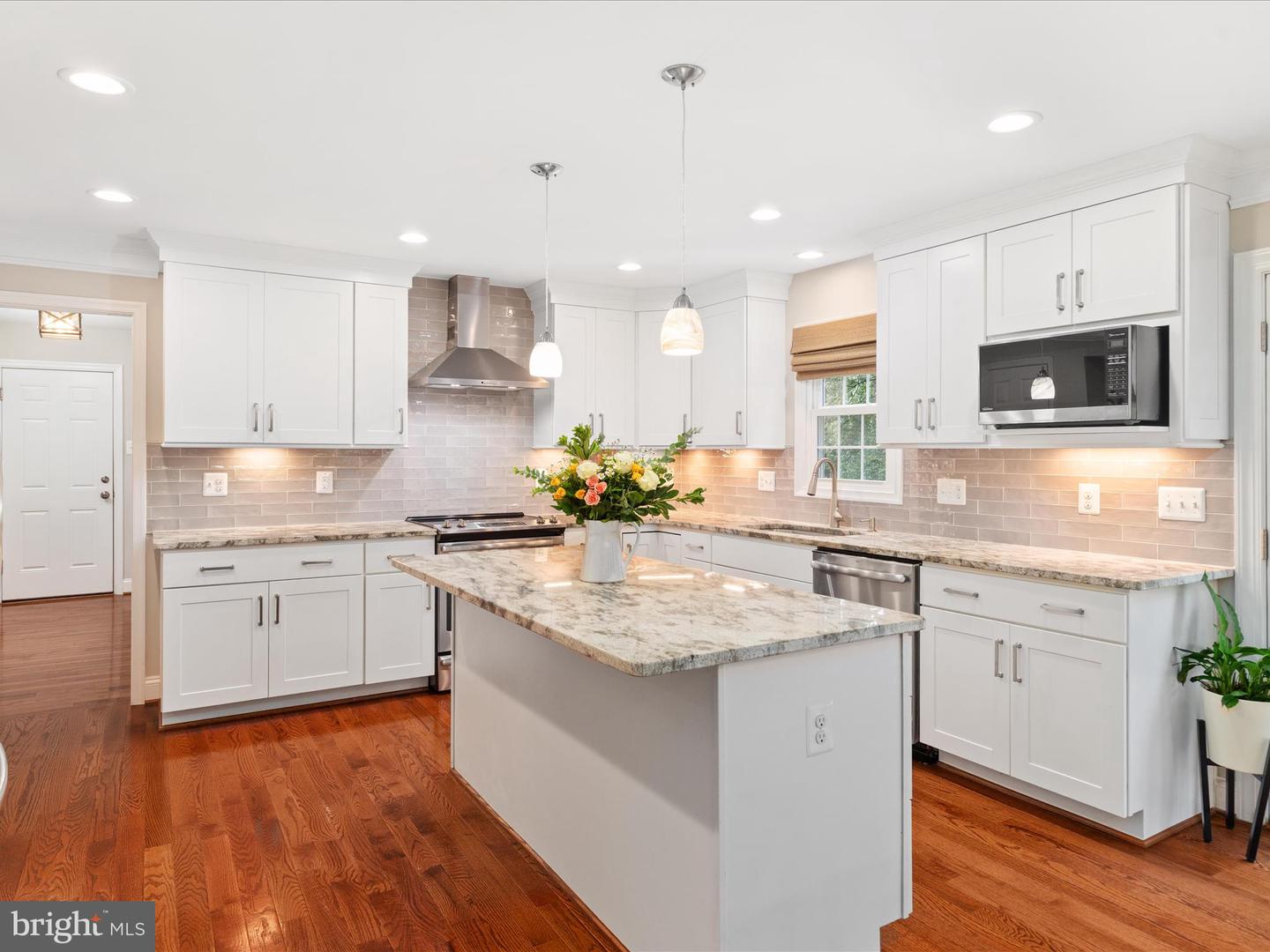 2200 LOMOND CT, VIENNA, Virginia 22181, 5 Bedrooms Bedrooms, ,3 BathroomsBathrooms,Residential,For sale,2200 LOMOND CT,VAFX2246376 MLS # VAFX2246376
