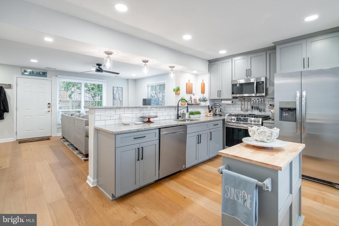 1657-B N VAN DORN ST, ALEXANDRIA, Virginia 22304, 3 Bedrooms Bedrooms, ,2 BathroomsBathrooms,Residential,For sale,1657-B N VAN DORN ST,VAAX2047036 MLS # VAAX2047036