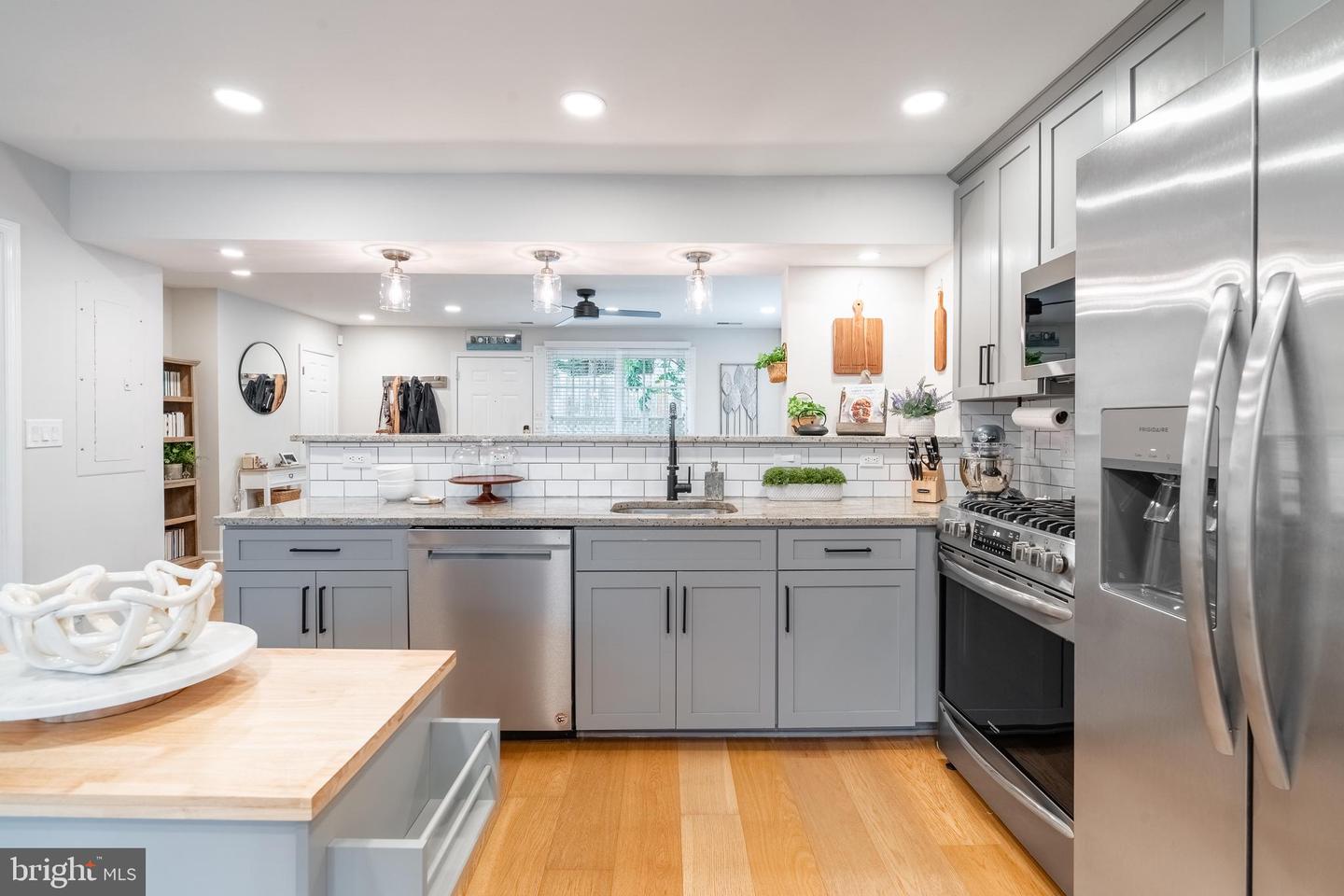 1657-B N VAN DORN ST, ALEXANDRIA, Virginia 22304, 3 Bedrooms Bedrooms, ,2 BathroomsBathrooms,Residential,For sale,1657-B N VAN DORN ST,VAAX2047036 MLS # VAAX2047036
