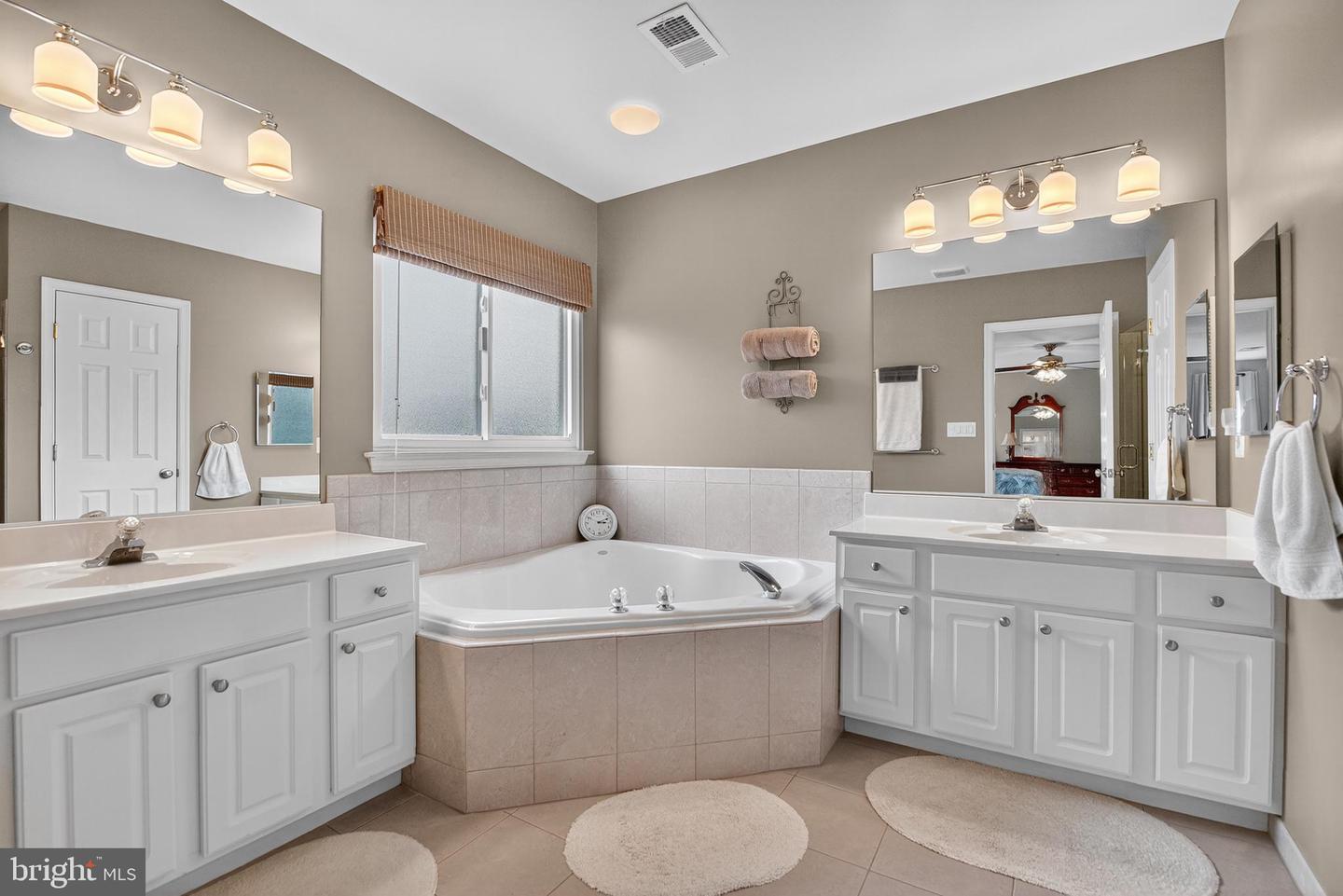 811 CASLA CT SE, LEESBURG, Virginia 20175, 4 Bedrooms Bedrooms, ,3 BathroomsBathrooms,Residential,For sale,811 CASLA CT SE,VALO2101182 MLS # VALO2101182