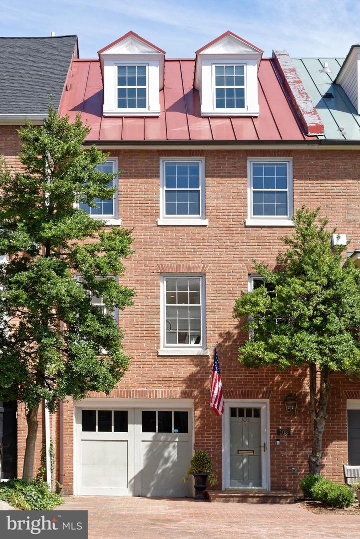 103 FRANKLIN ST, ALEXANDRIA, Virginia 22314, 4 Bedrooms Bedrooms, ,4 BathroomsBathrooms,Residential,For sale,103 FRANKLIN ST,VAAX2047296 MLS # VAAX2047296