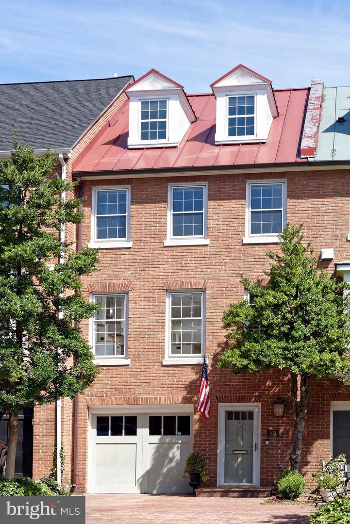 103 FRANKLIN ST, ALEXANDRIA, Virginia 22314, 4 Bedrooms Bedrooms, ,4 BathroomsBathrooms,Residential,For sale,103 FRANKLIN ST,VAAX2047296 MLS # VAAX2047296