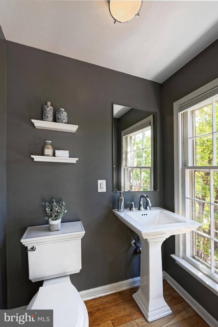 103 FRANKLIN ST, ALEXANDRIA, Virginia 22314, 4 Bedrooms Bedrooms, ,4 BathroomsBathrooms,Residential,For sale,103 FRANKLIN ST,VAAX2047296 MLS # VAAX2047296