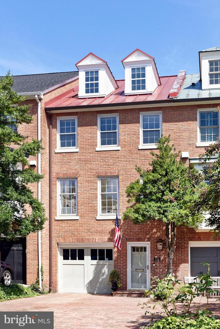103 FRANKLIN ST, ALEXANDRIA, Virginia 22314, 4 Bedrooms Bedrooms, ,4 BathroomsBathrooms,Residential,For sale,103 FRANKLIN ST,VAAX2047296 MLS # VAAX2047296
