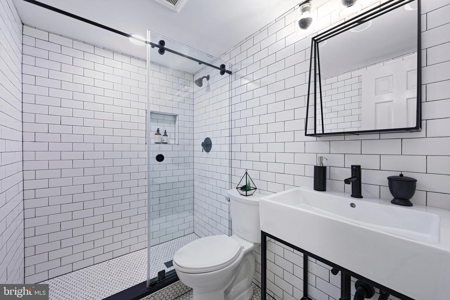 103 FRANKLIN ST, ALEXANDRIA, Virginia 22314, 4 Bedrooms Bedrooms, ,4 BathroomsBathrooms,Residential,For sale,103 FRANKLIN ST,VAAX2047296 MLS # VAAX2047296