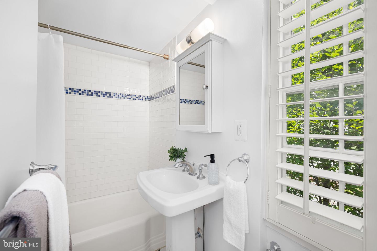 1653 35TH ST NW, WASHINGTON, District Of Columbia 20007, 3 Bedrooms Bedrooms, ,1 BathroomBathrooms,Residential,For sale,1653 35TH ST NW,DCDC2209634 MLS # DCDC2209634