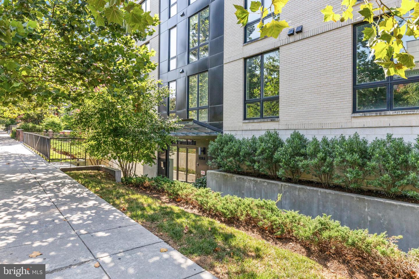 1380 QUINCY ST NW #3E, WASHINGTON, District Of Columbia 20011, 2 Bedrooms Bedrooms, ,2 BathroomsBathrooms,Residential,For sale,1380 QUINCY ST NW #3E,DCDC2210070 MLS # DCDC2210070