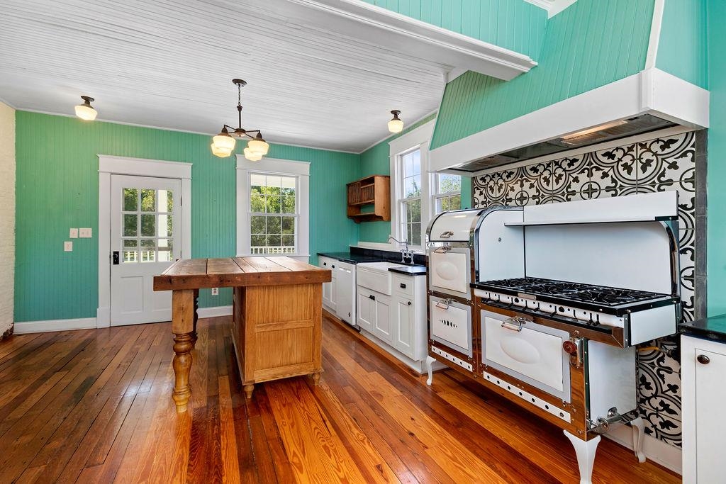 745 ALBEVANNA SPRING RD, SCOTTSVILLE, Virginia 24590, 5 Bedrooms Bedrooms, ,2 BathroomsBathrooms,Residential,Belle Haven Farm,745 ALBEVANNA SPRING RD,668632 MLS # 668632