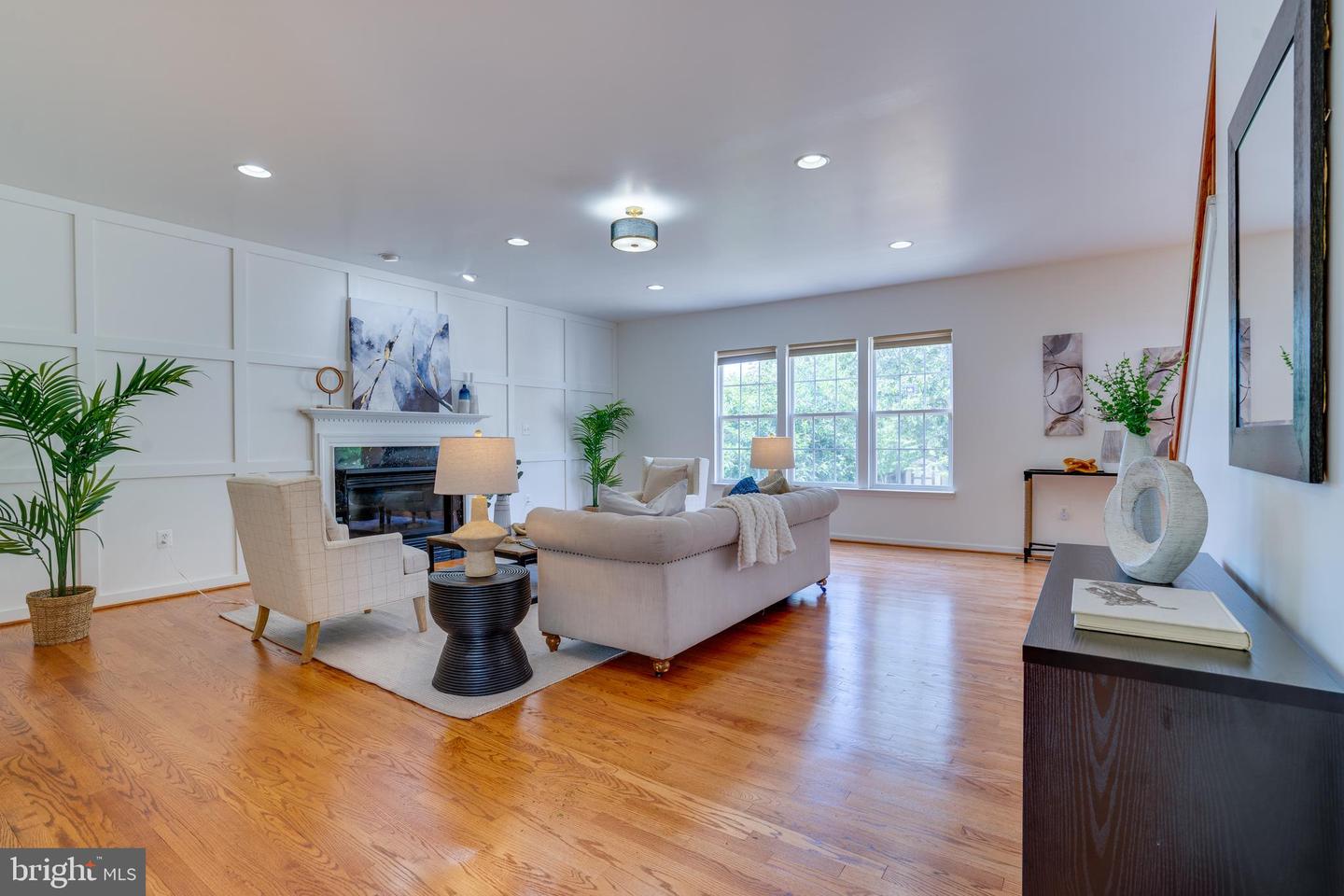 25869 SPRING FARM CIR, CHANTILLY, Virginia 20152, 4 Bedrooms Bedrooms, ,4 BathroomsBathrooms,Residential,For sale,25869 SPRING FARM CIR,VALO2102028 MLS # VALO2102028