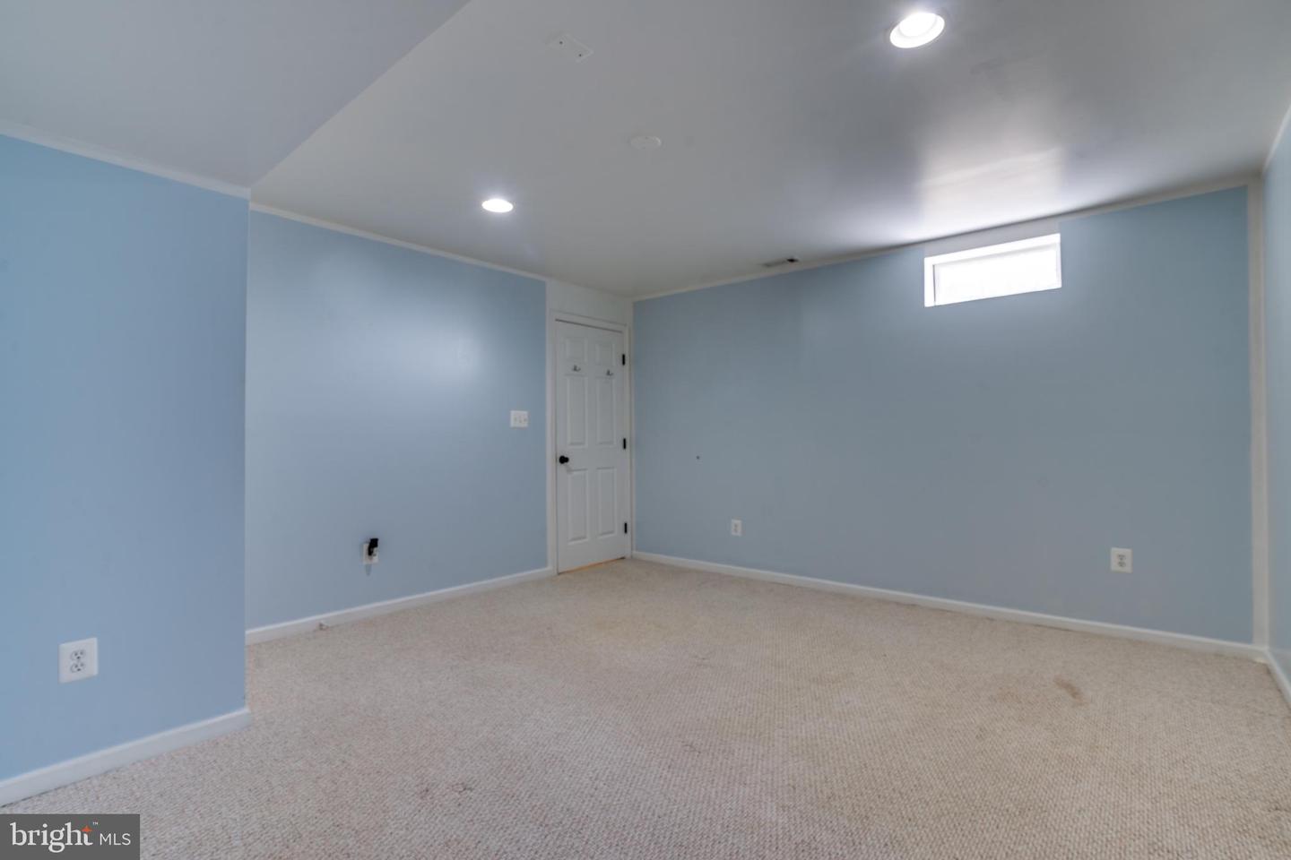 25869 SPRING FARM CIR, CHANTILLY, Virginia 20152, 4 Bedrooms Bedrooms, ,4 BathroomsBathrooms,Residential,For sale,25869 SPRING FARM CIR,VALO2102028 MLS # VALO2102028