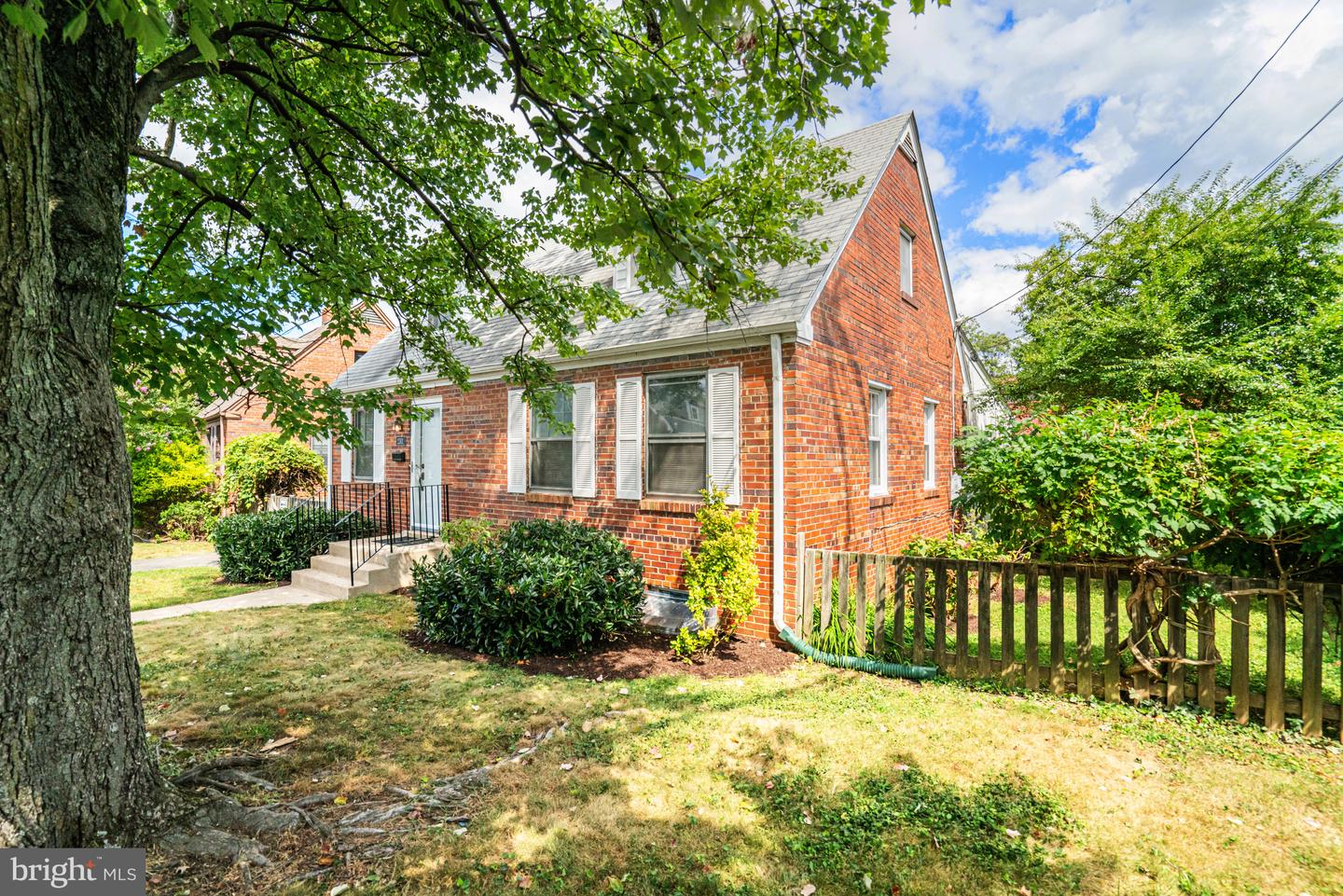 2301 N EDISON ST, ARLINGTON, Virginia 22207, 4 Bedrooms Bedrooms, ,2 BathroomsBathrooms,Residential,For sale,2301 N EDISON ST,VAAR2060960 MLS # VAAR2060960