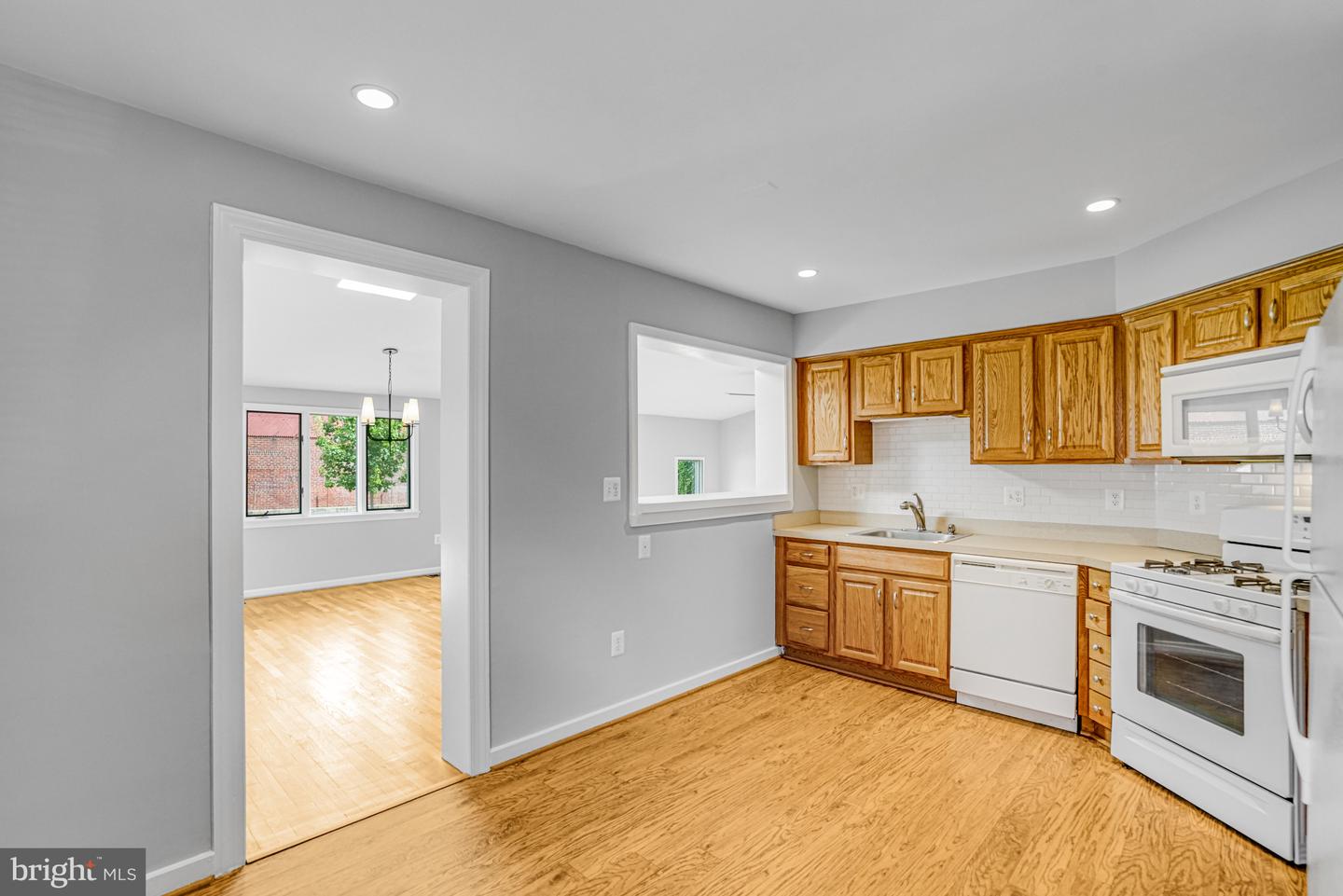 2301 N EDISON ST, ARLINGTON, Virginia 22207, 4 Bedrooms Bedrooms, ,2 BathroomsBathrooms,Residential,For sale,2301 N EDISON ST,VAAR2060960 MLS # VAAR2060960
