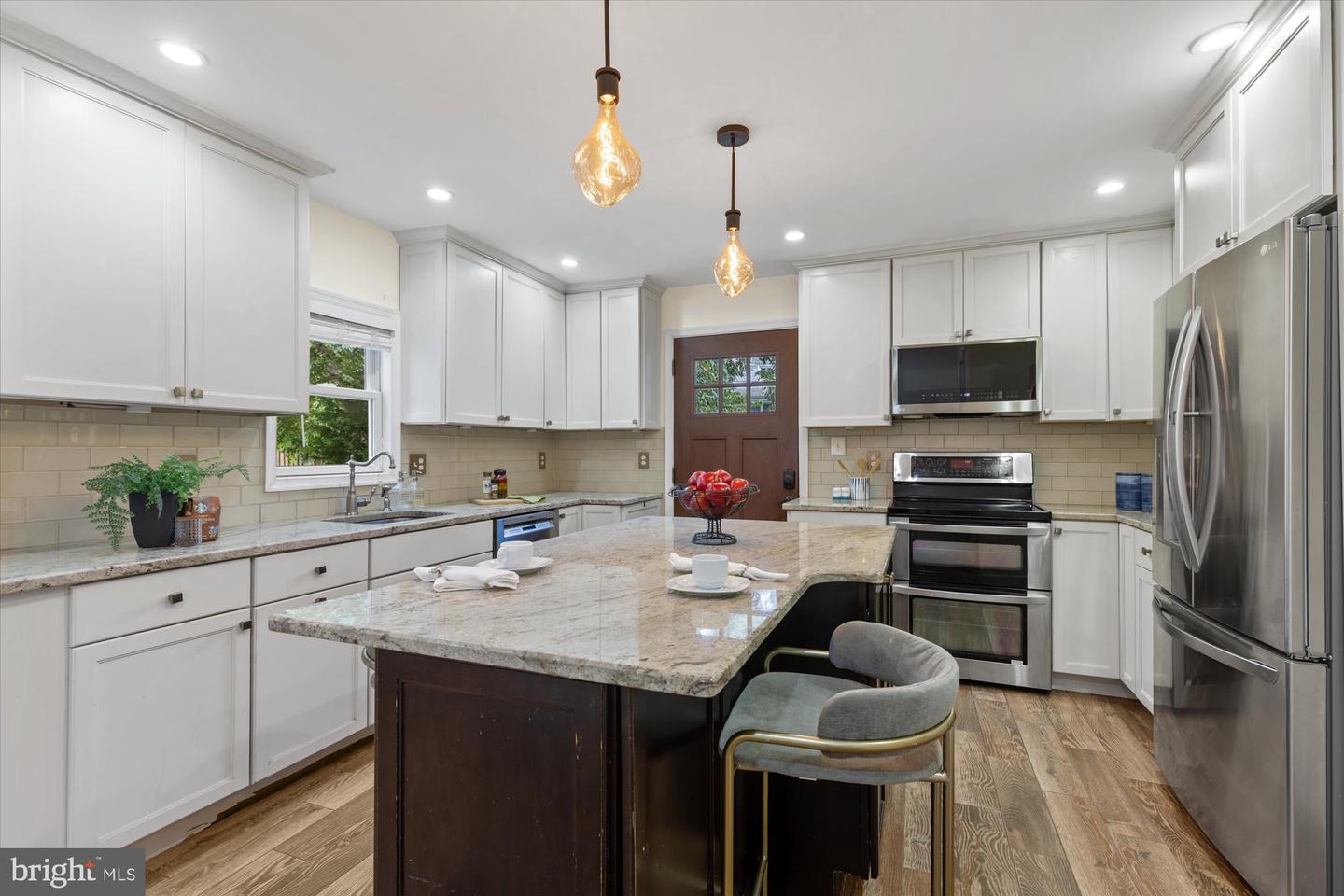 6115 WASHINGTON BLVD, ARLINGTON, Virginia 22205, 3 Bedrooms Bedrooms, ,3 BathroomsBathrooms,Residential,For sale,6115 WASHINGTON BLVD,VAAR2060966 MLS # VAAR2060966