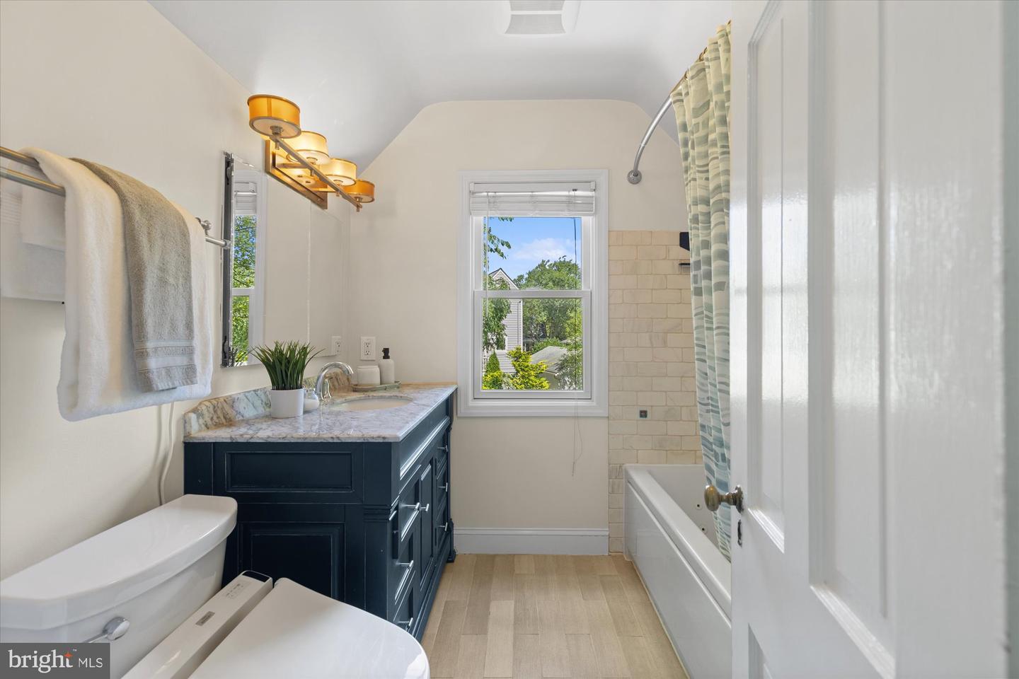6115 WASHINGTON BLVD, ARLINGTON, Virginia 22205, 3 Bedrooms Bedrooms, ,3 BathroomsBathrooms,Residential,For sale,6115 WASHINGTON BLVD,VAAR2060966 MLS # VAAR2060966