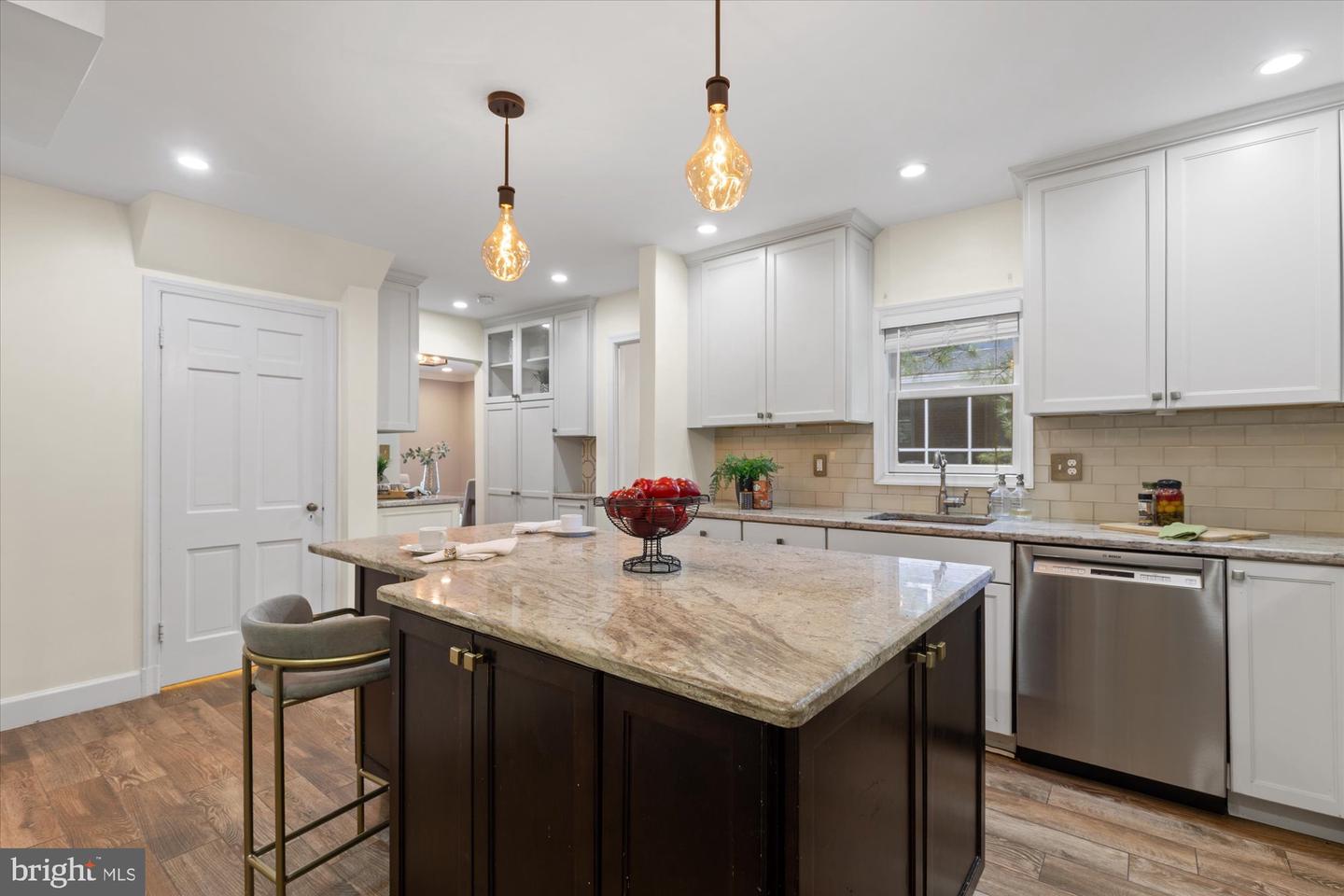 6115 WASHINGTON BLVD, ARLINGTON, Virginia 22205, 3 Bedrooms Bedrooms, ,3 BathroomsBathrooms,Residential,For sale,6115 WASHINGTON BLVD,VAAR2060966 MLS # VAAR2060966