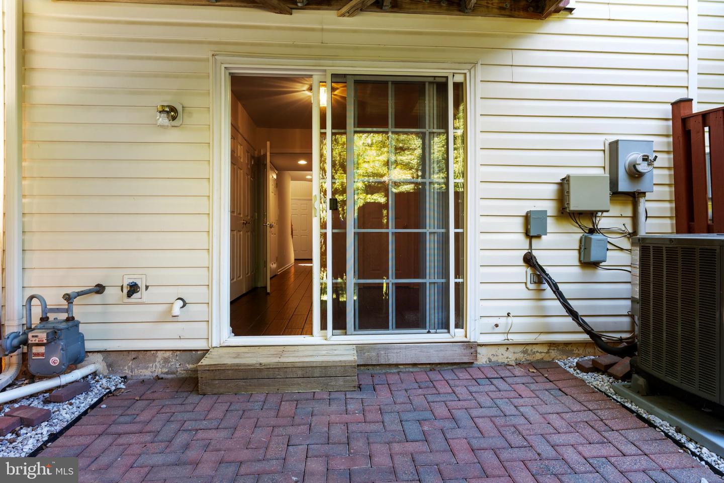 43740 CLEAR LAKE SQ, ASHBURN, Virginia 20147, 3 Bedrooms Bedrooms, ,3 BathroomsBathrooms,Residential,For sale,43740 CLEAR LAKE SQ,VALO2102496 MLS # VALO2102496