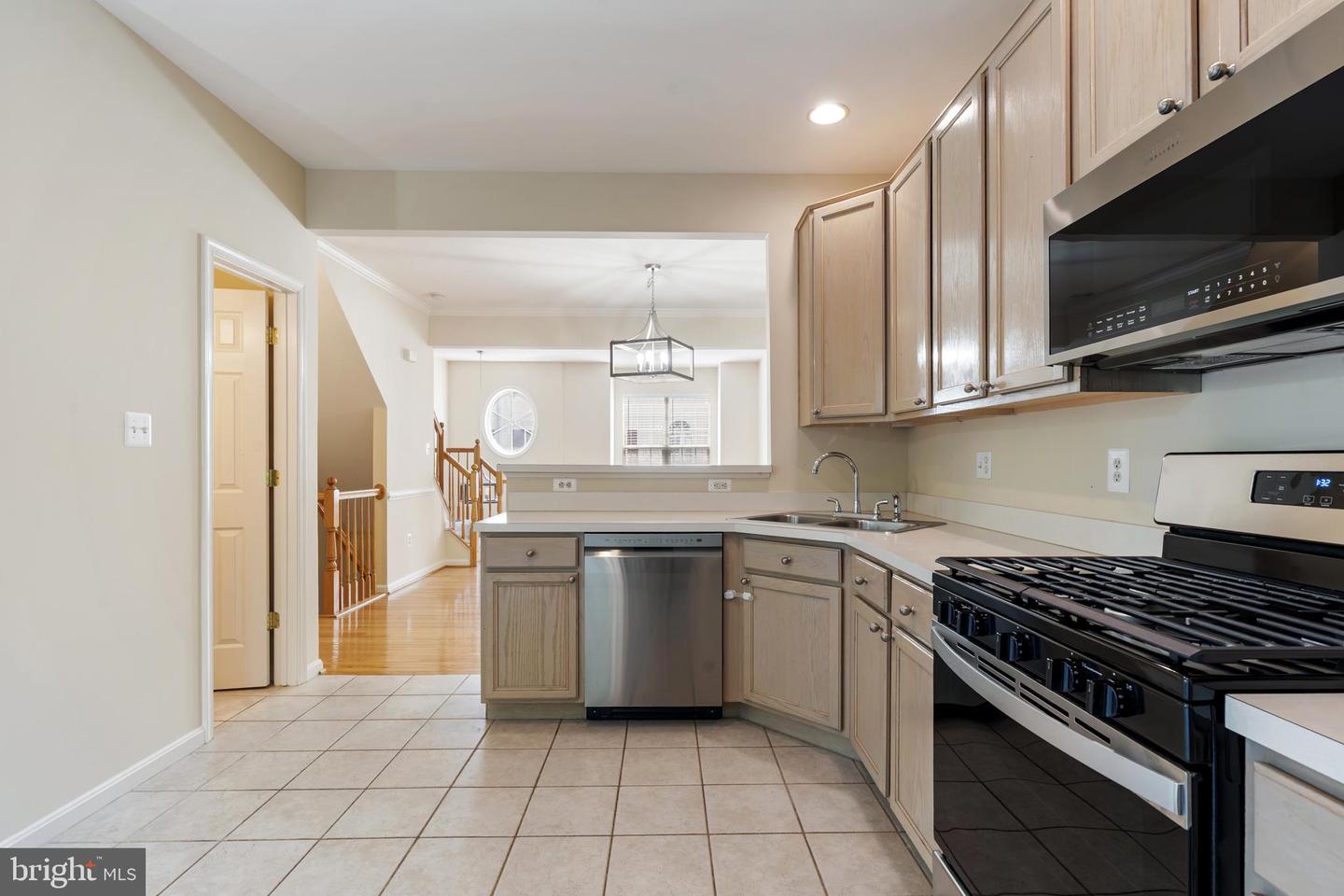 43740 CLEAR LAKE SQ, ASHBURN, Virginia 20147, 3 Bedrooms Bedrooms, ,3 BathroomsBathrooms,Residential,For sale,43740 CLEAR LAKE SQ,VALO2102496 MLS # VALO2102496
