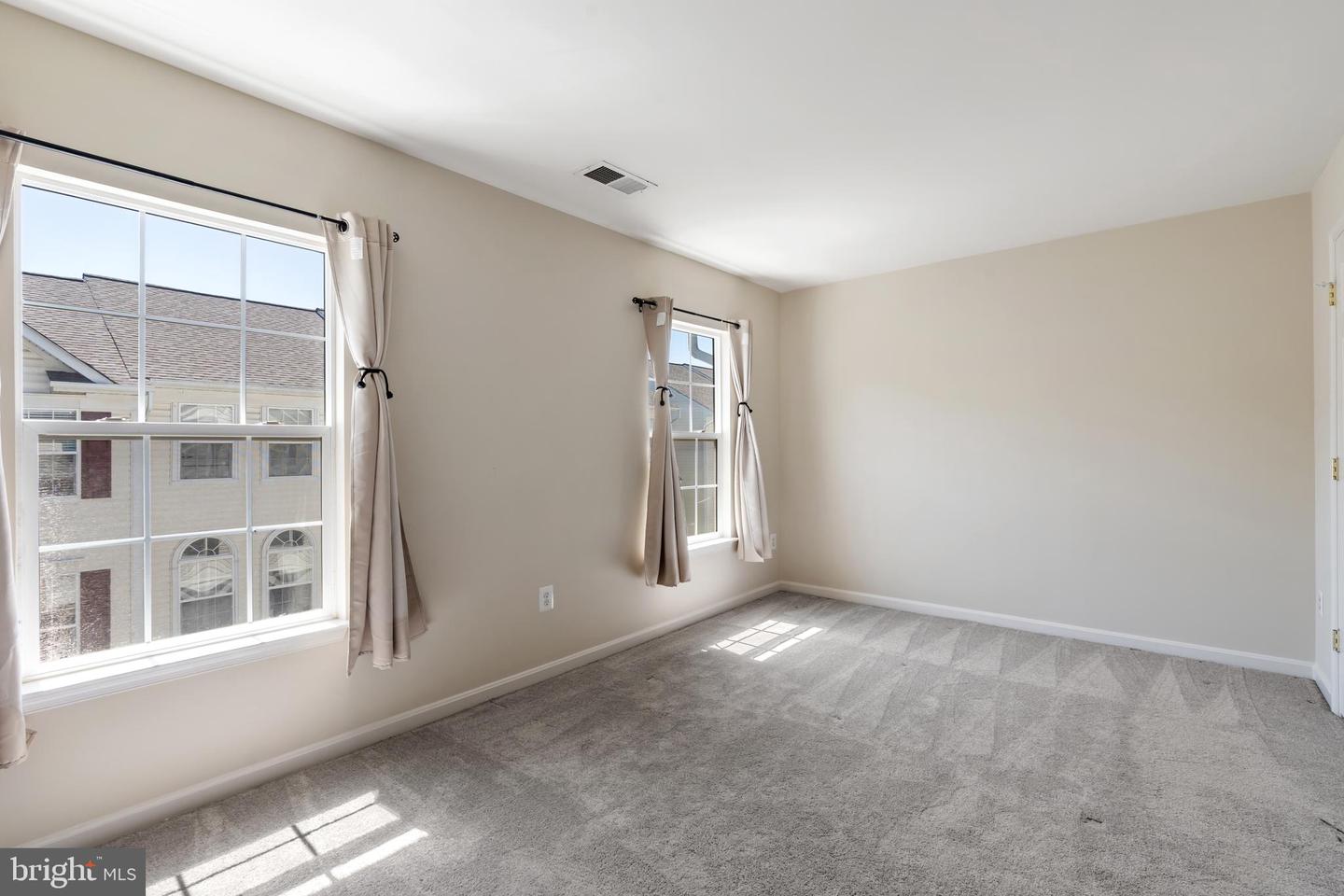 43740 CLEAR LAKE SQ, ASHBURN, Virginia 20147, 3 Bedrooms Bedrooms, ,3 BathroomsBathrooms,Residential,For sale,43740 CLEAR LAKE SQ,VALO2102496 MLS # VALO2102496