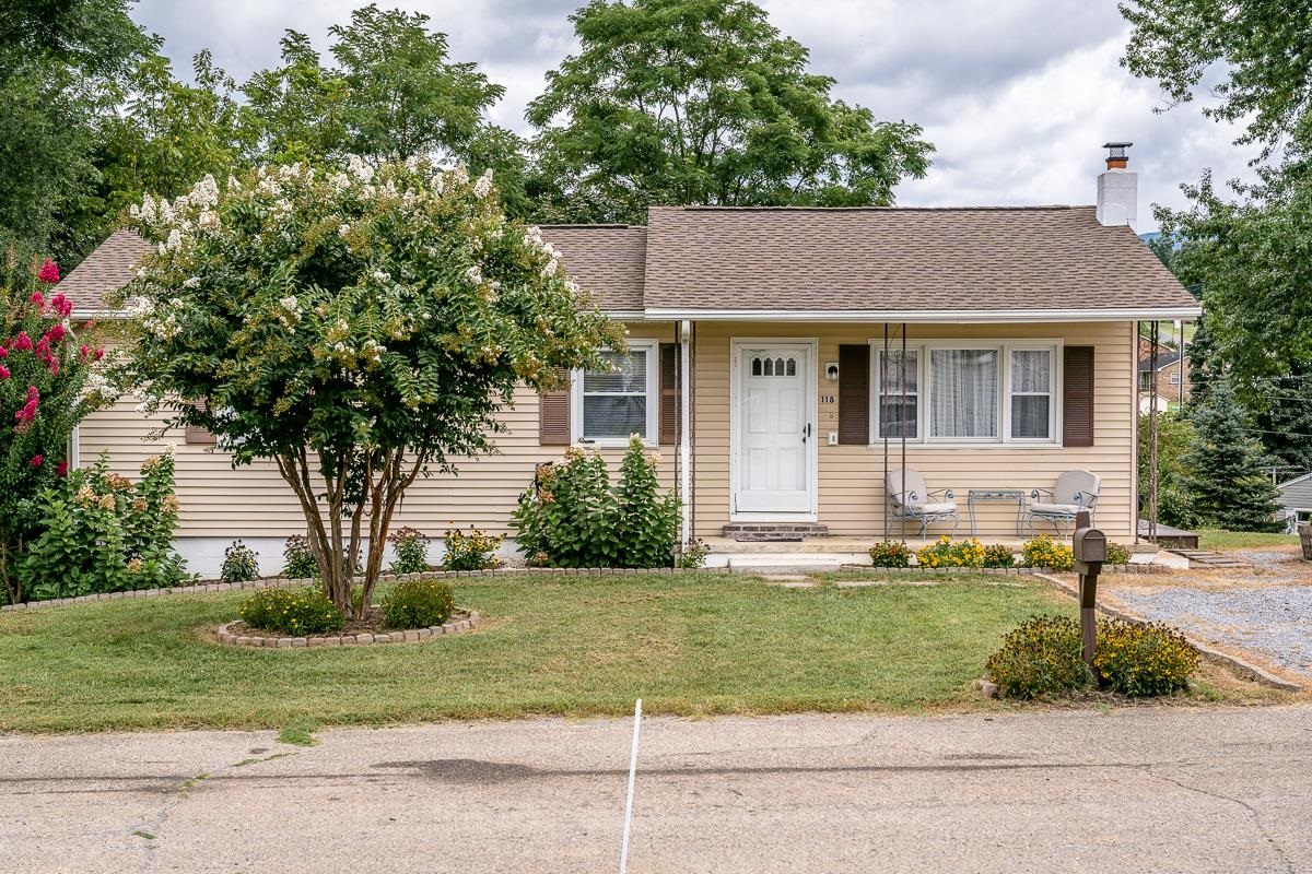 118 LUCAS LN, ELKTON, Virginia 22827, 4 Bedrooms Bedrooms, ,2 BathroomsBathrooms,Residential,118 LUCAS LN,668641 MLS # 668641