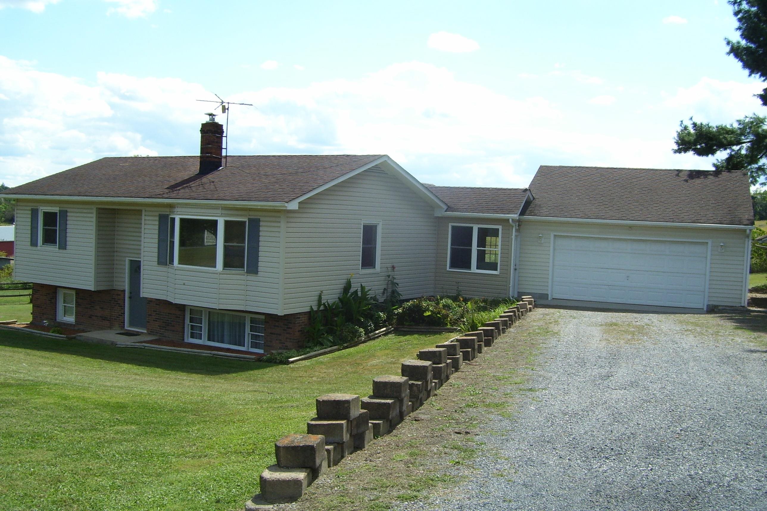 8379 VETTERS RD, BROADWAY, Virginia 22815, 3 Bedrooms Bedrooms, ,1 BathroomBathrooms,Residential,8379 VETTERS RD,668643 MLS # 668643