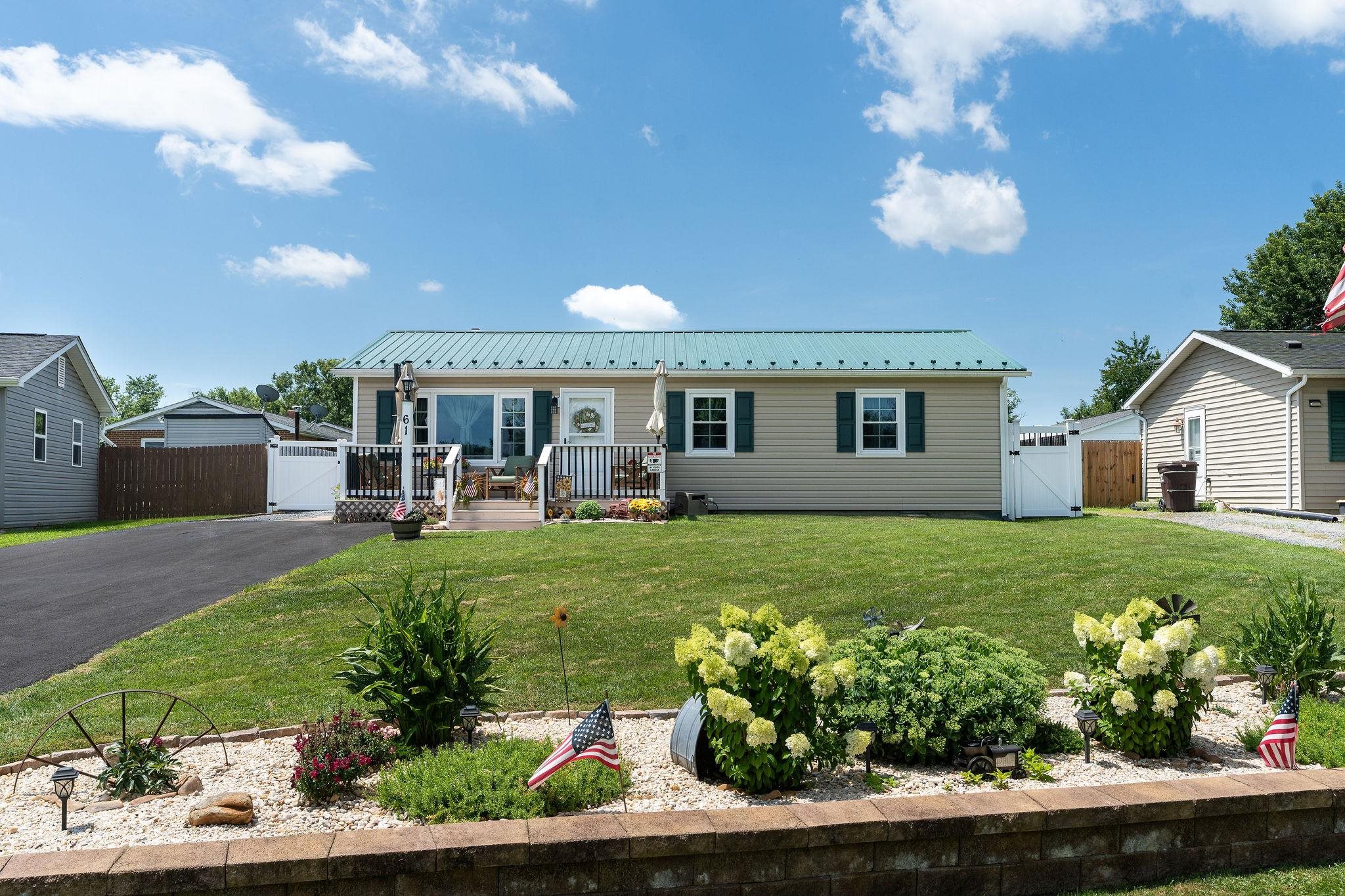61 KENDRICK AVE, VERONA, Virginia 24482, 3 Bedrooms Bedrooms, ,1 BathroomBathrooms,Residential,61 KENDRICK AVE,668645 MLS # 668645